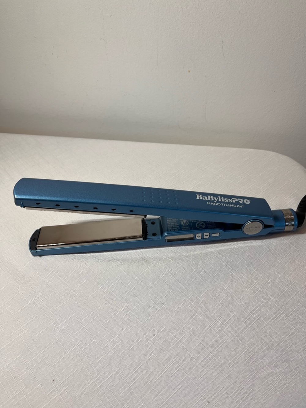 BaBylissPRO Nano Titanium Flat Iron - Blue. 300 to 450 degrees